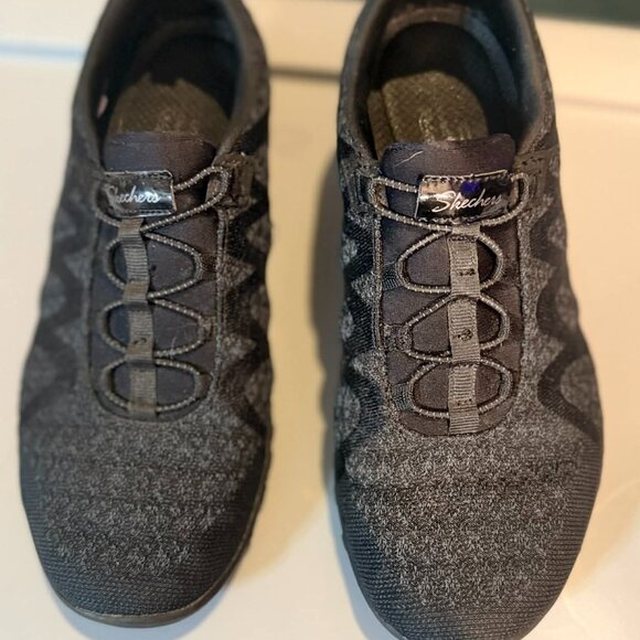 SIZE 9 Skechers Breathe Easy - Infi-Knity Relaxed Fit Slip-In Sneakers - Black - Picture 2 of 15